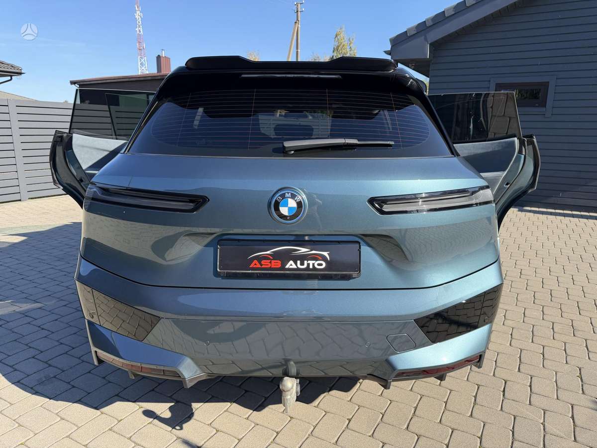 BMW iX, 77 kWh, off-road / crossover