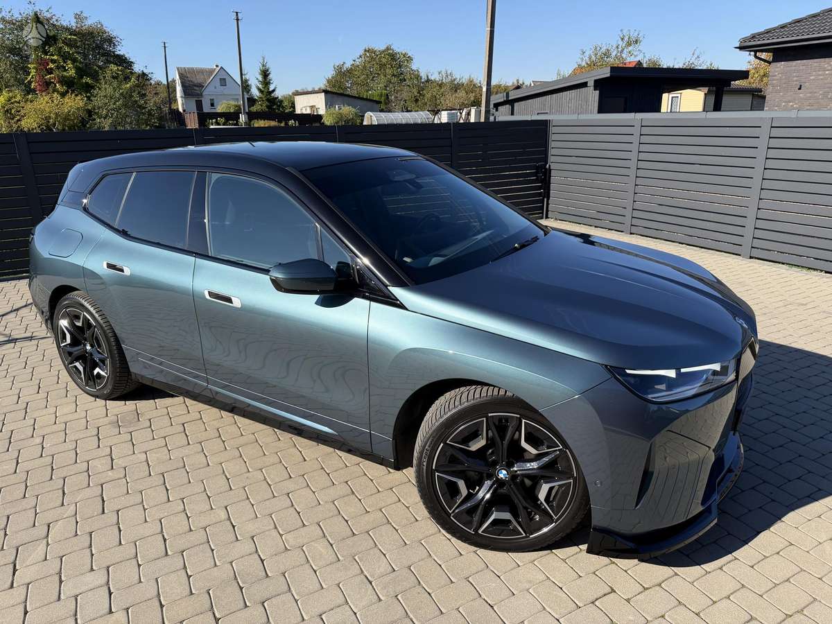 BMW iX, 77 kWh, off-road / crossover