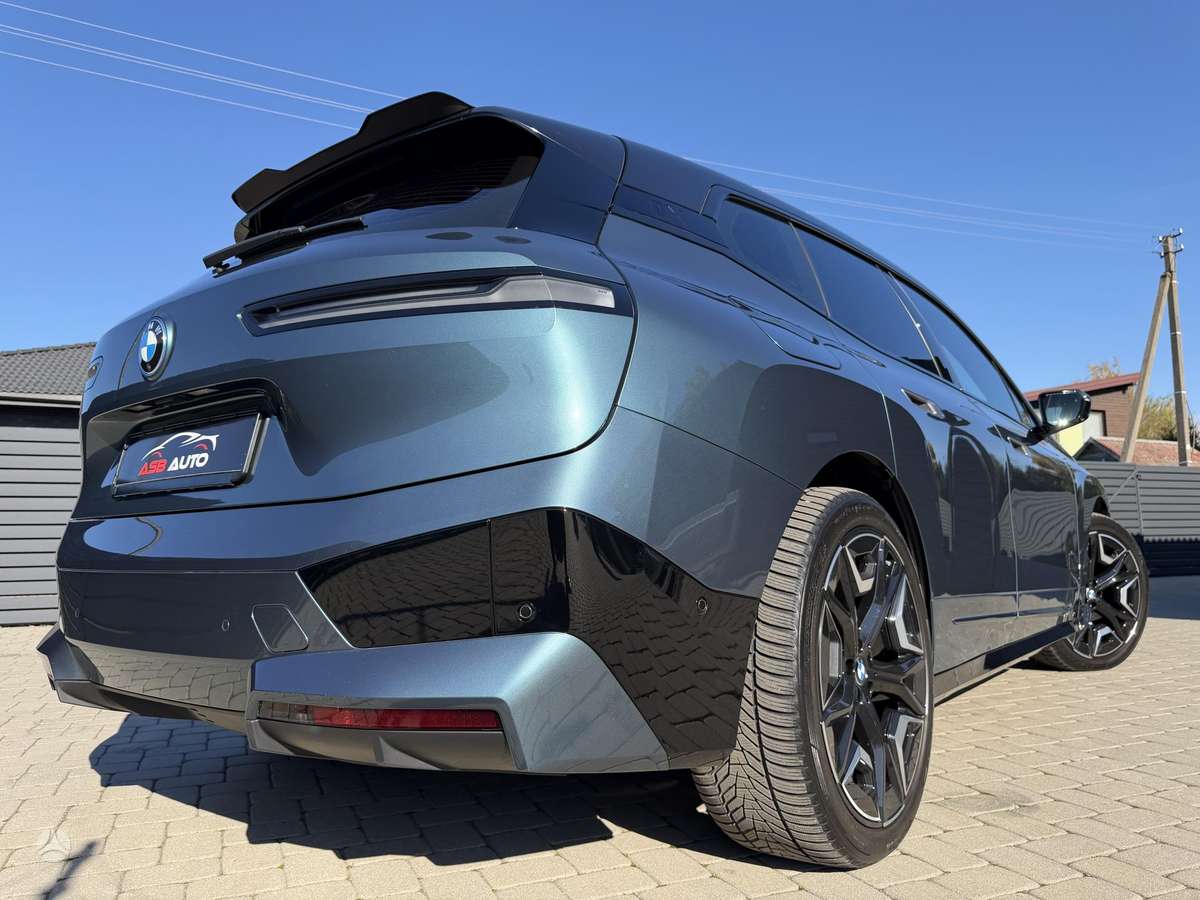 BMW iX, 77 kWh, off-road / crossover