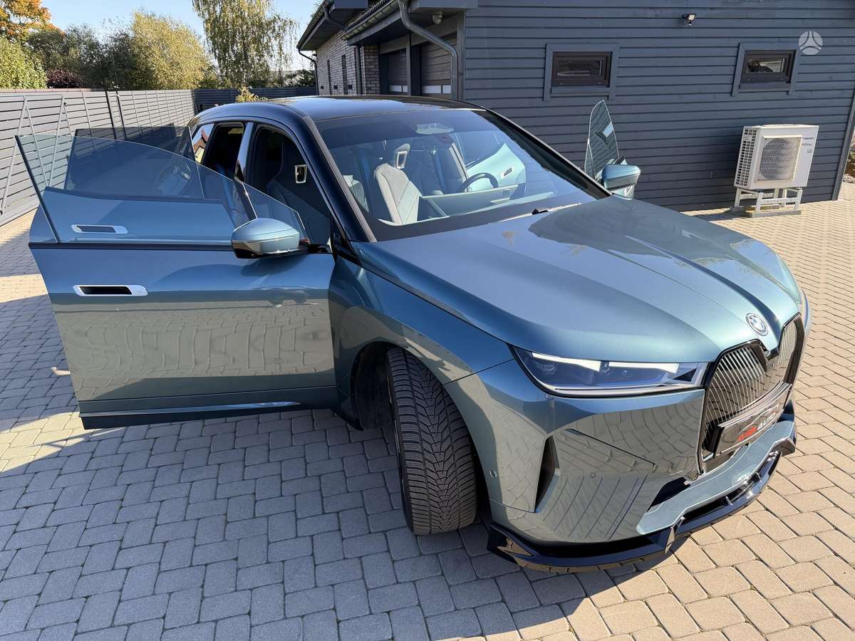BMW iX, 77 kWh, off-road / crossover