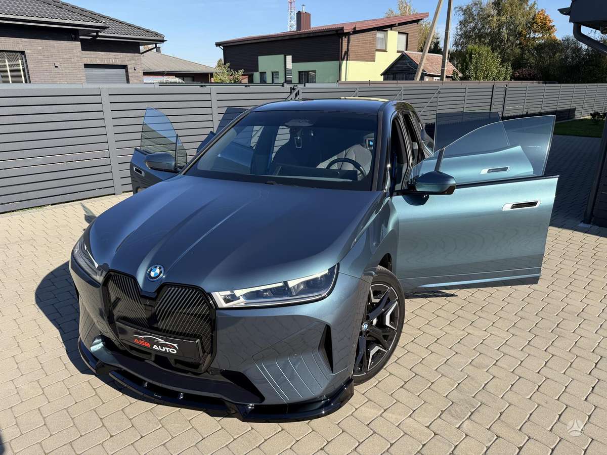 BMW iX, 77 kWh, off-road / crossover