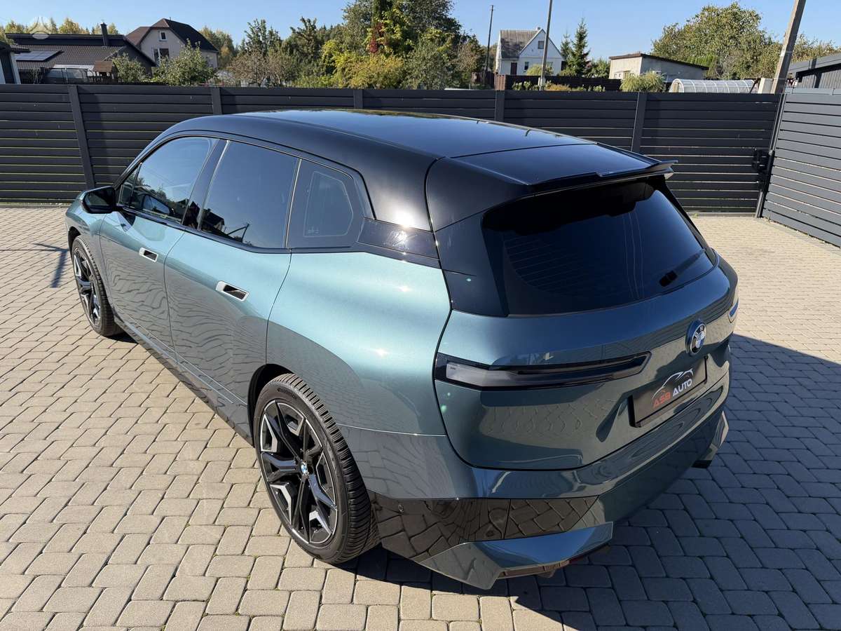 BMW iX, 77 kWh, off-road / crossover