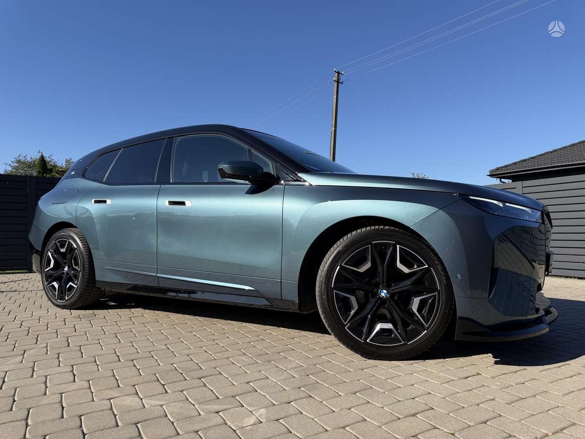 BMW iX, 77 kWh, off-road / crossover