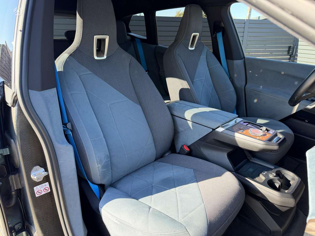 BMW iX, 77 kWh, off-road / crossover