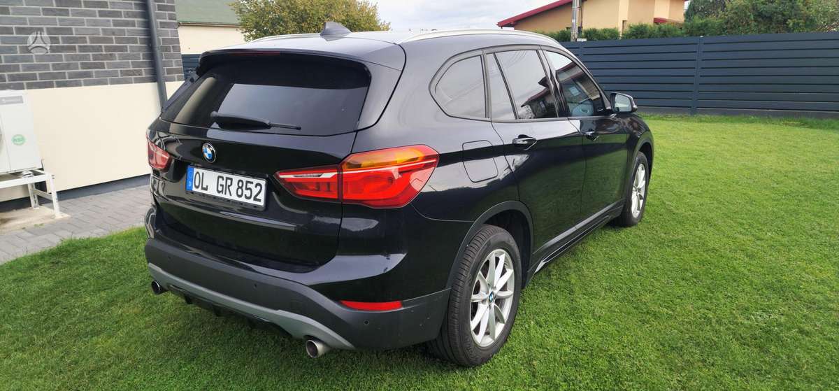 BMW X1, 2.0 l., off-road / crossover