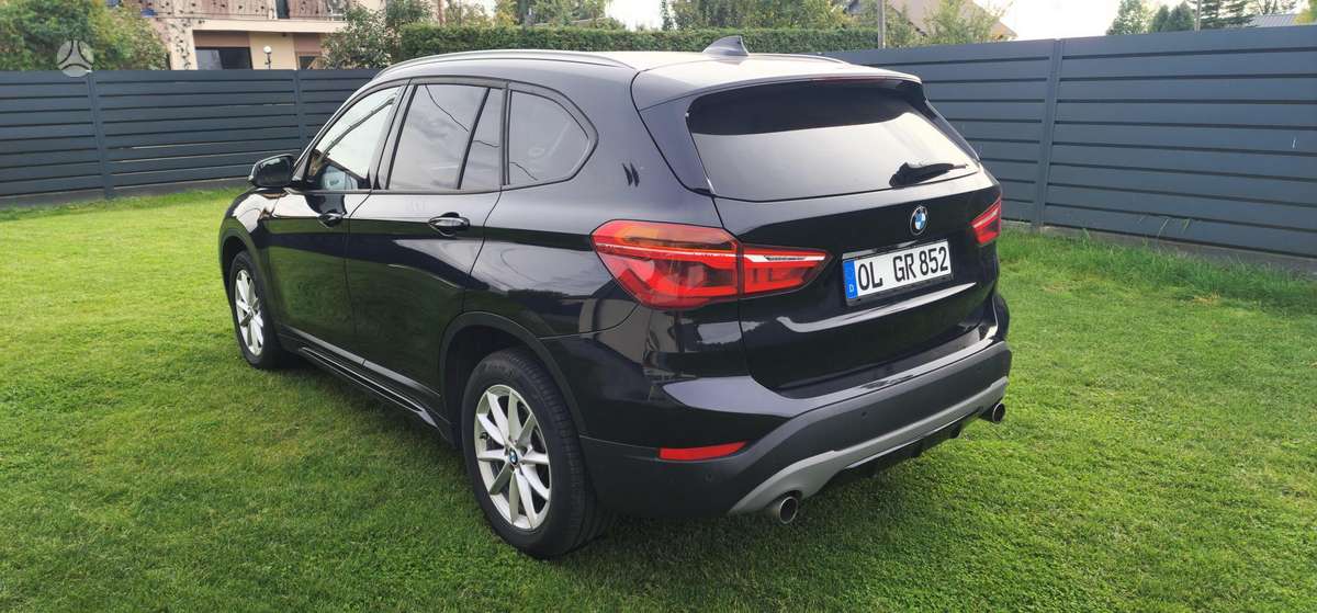 BMW X1, 2.0 l., off-road / crossover