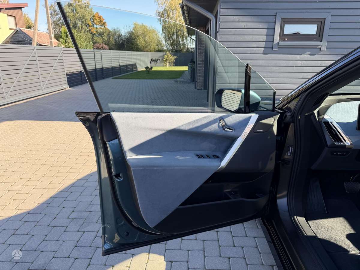 BMW iX, 77 kWh, off-road / crossover