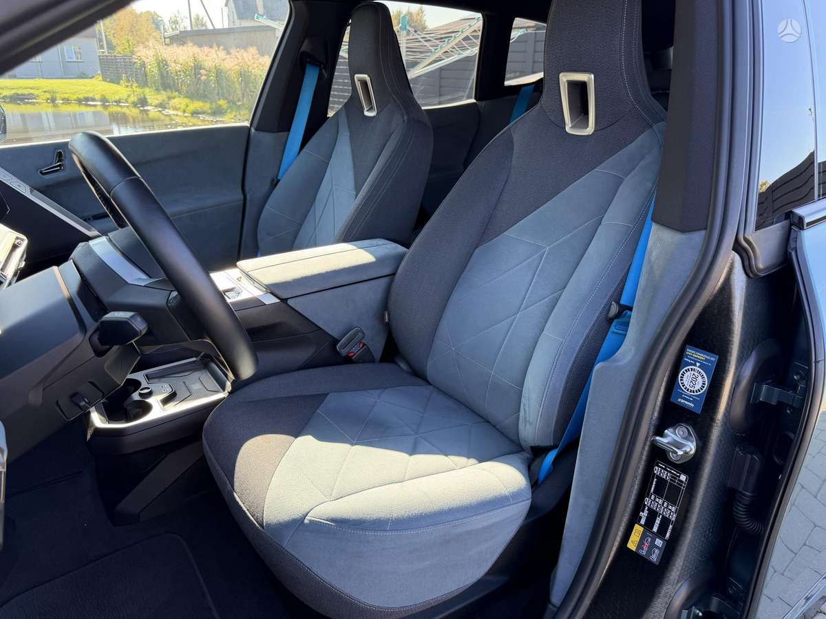BMW iX, 77 kWh, off-road / crossover