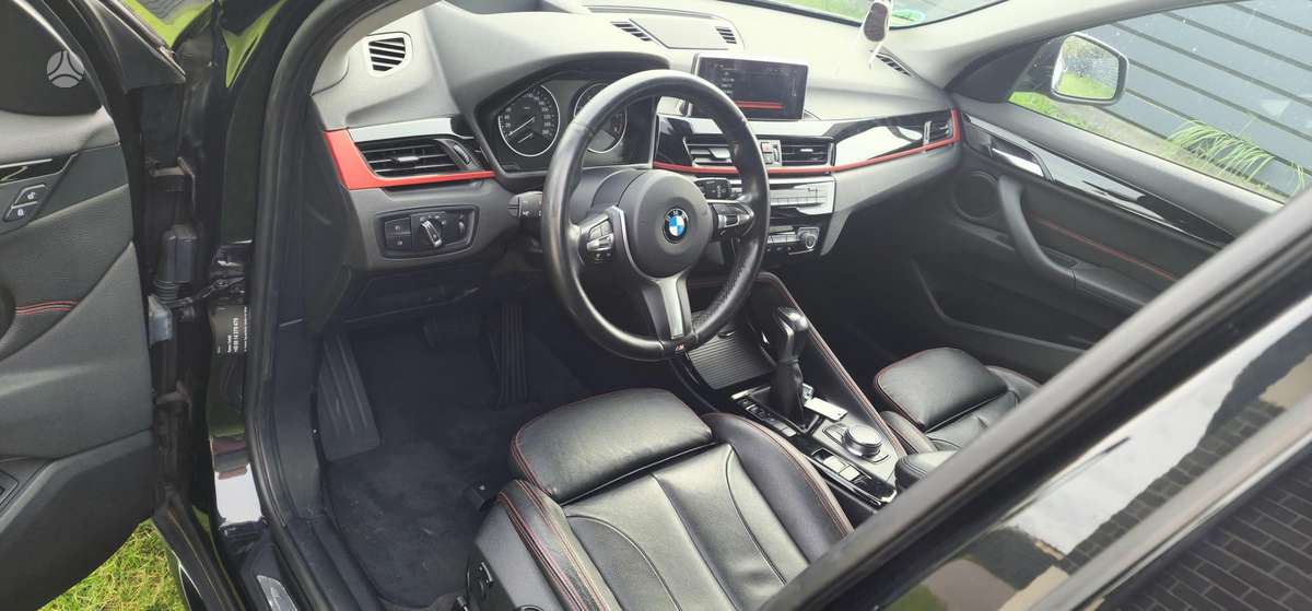 BMW X1, 2.0 l., off-road / crossover