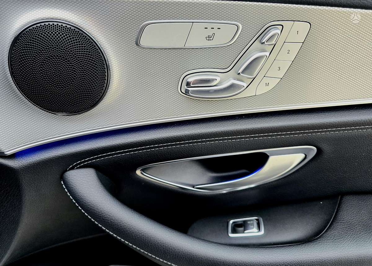 Mercedes-Benz E220, 2.0 l., Седан