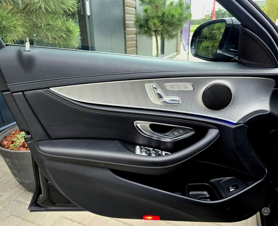 Mercedes-Benz E220, 2.0 l., Седан