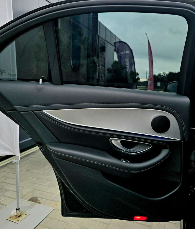 Mercedes-Benz E220, 2.0 l., Седан