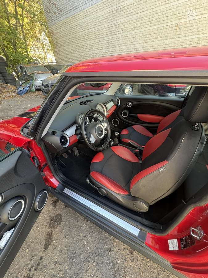 Mini Cooper, 1.4 l., mpv / minivan