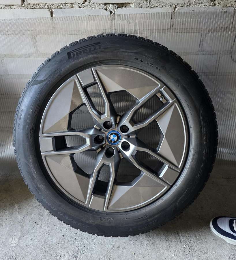BMW IX, lengvojo lydinio, R20