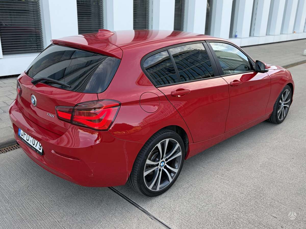 BMW 118, 1.5 l., Хэтчбек