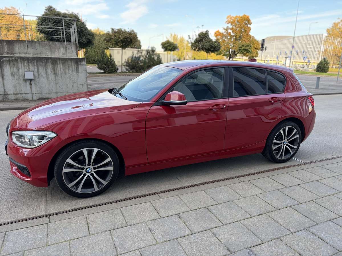 BMW 118, 1.5 l., Хэтчбек
