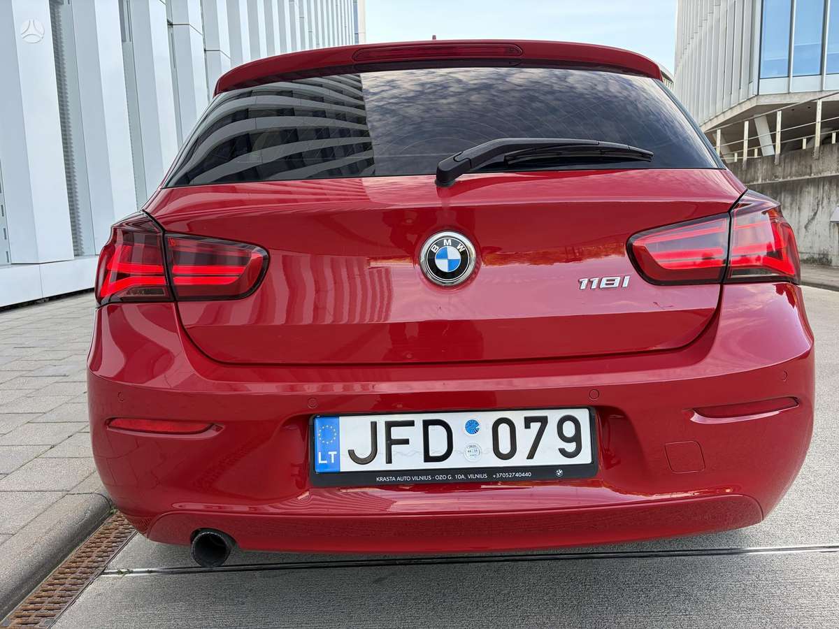 BMW 118, 1.5 l., Хэтчбек
