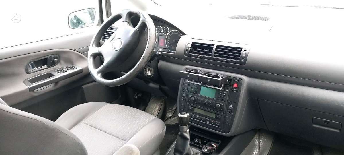 Seat Alhambra dalimis