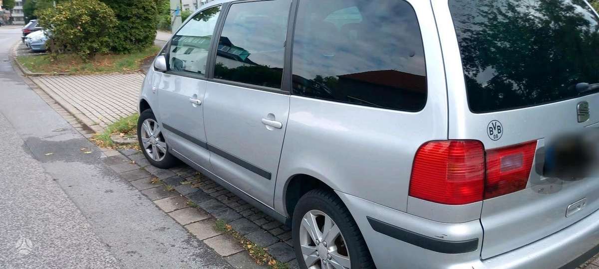 Seat Alhambra dalimis