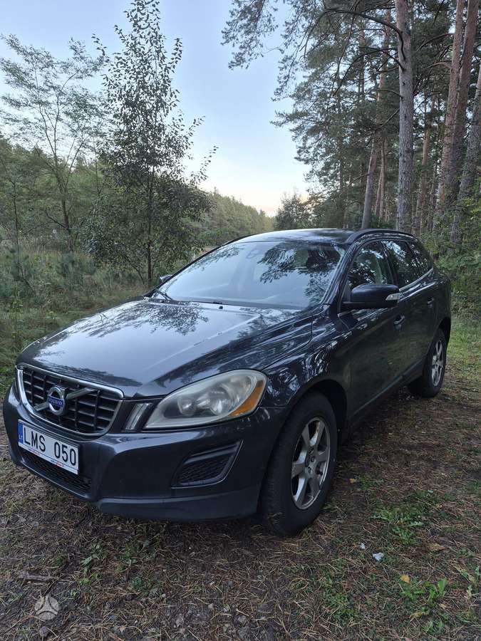 Volvo XC60, 2.0 l., off-road / crossover