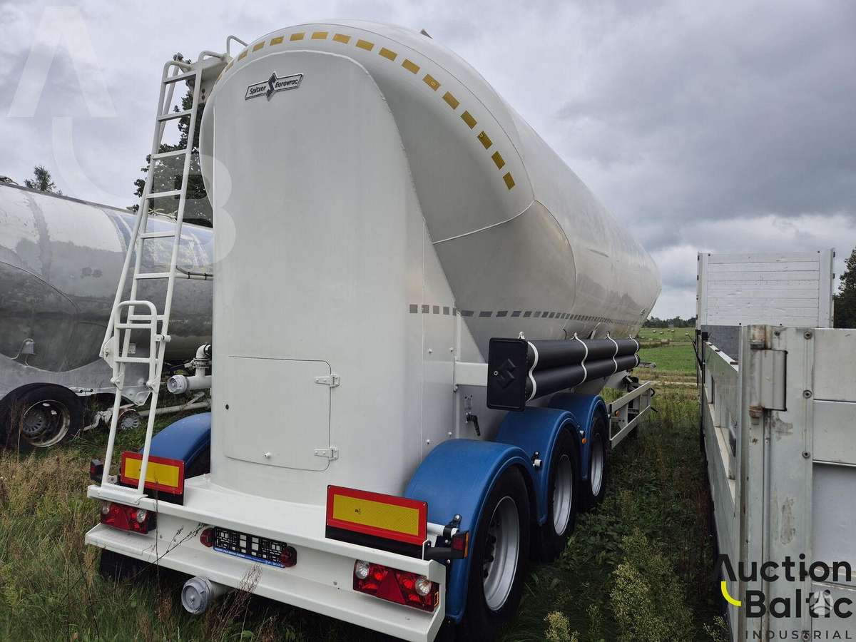 Spitzer FSF 330, cisternas
