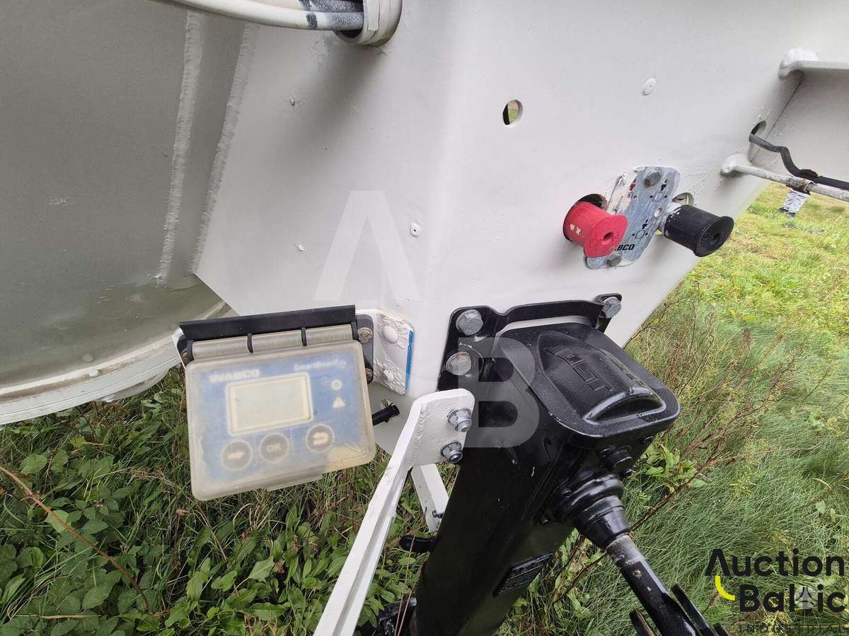 Spitzer FSF 330, cisternas