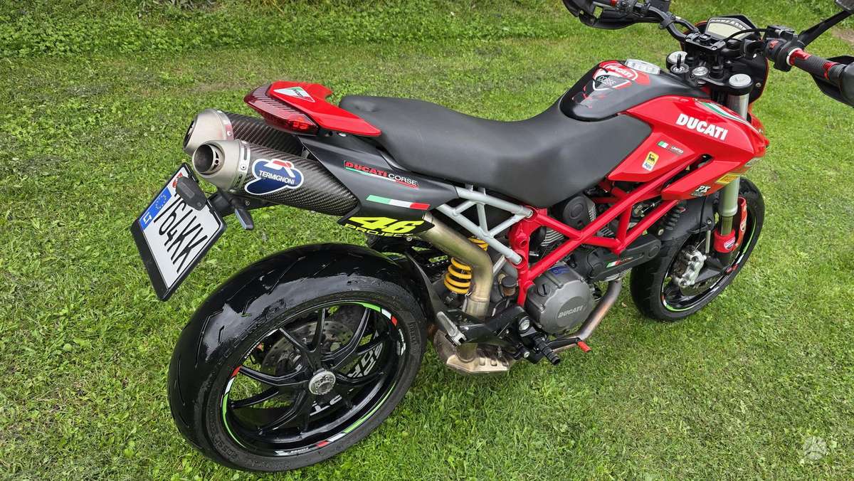 Ducati Hypermotard, supermoto
