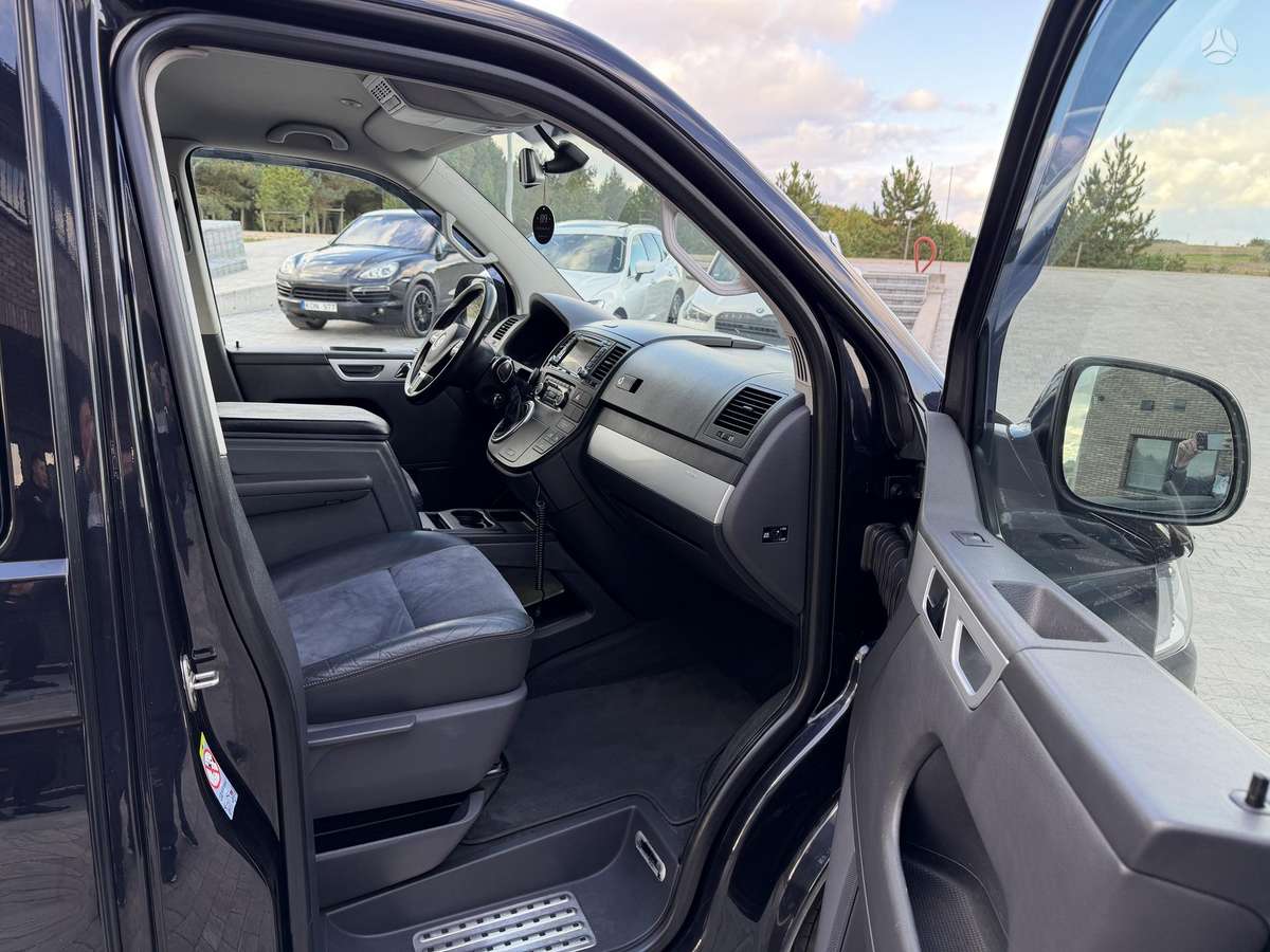 Volkswagen Multivan, 2.0 l., Минивэн