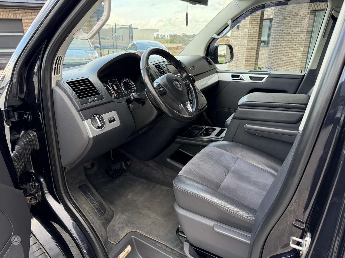 Volkswagen Multivan, 2.0 l., Минивэн