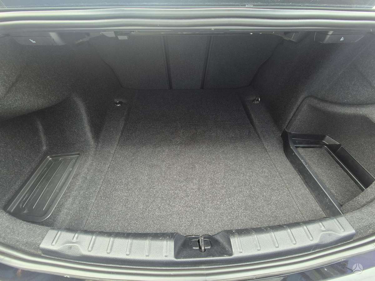 BMW 320, 2.0 l., Седан