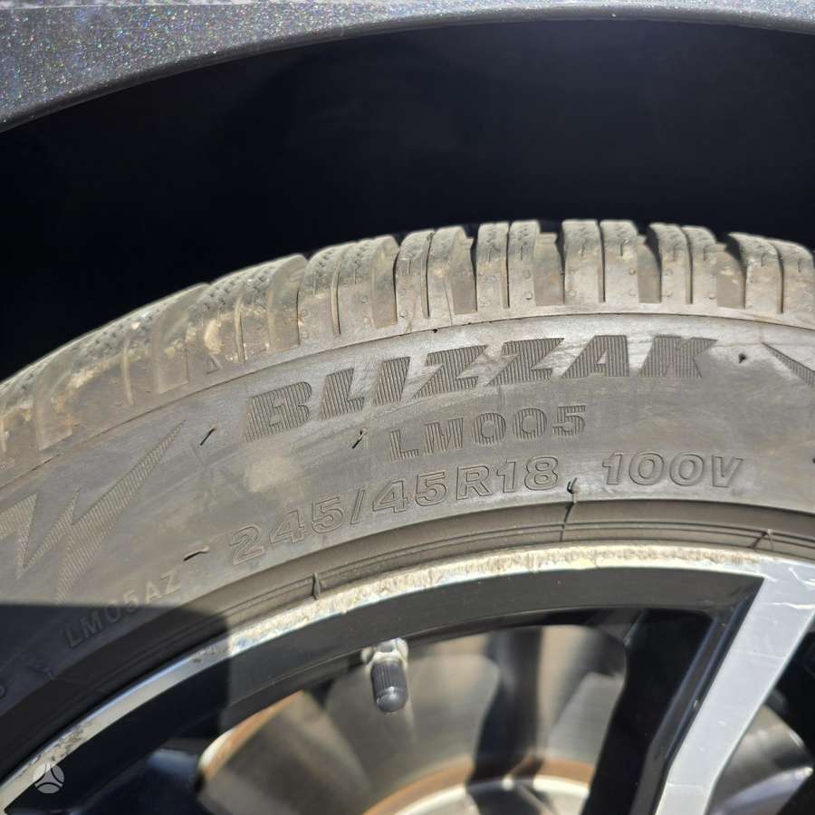 Bridgestone Blizzak, žieminės 245/45 R18