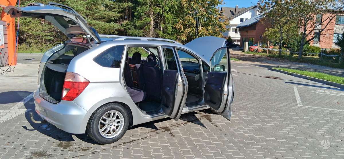 Honda FR-V, 2.2 l., mpv / minivan