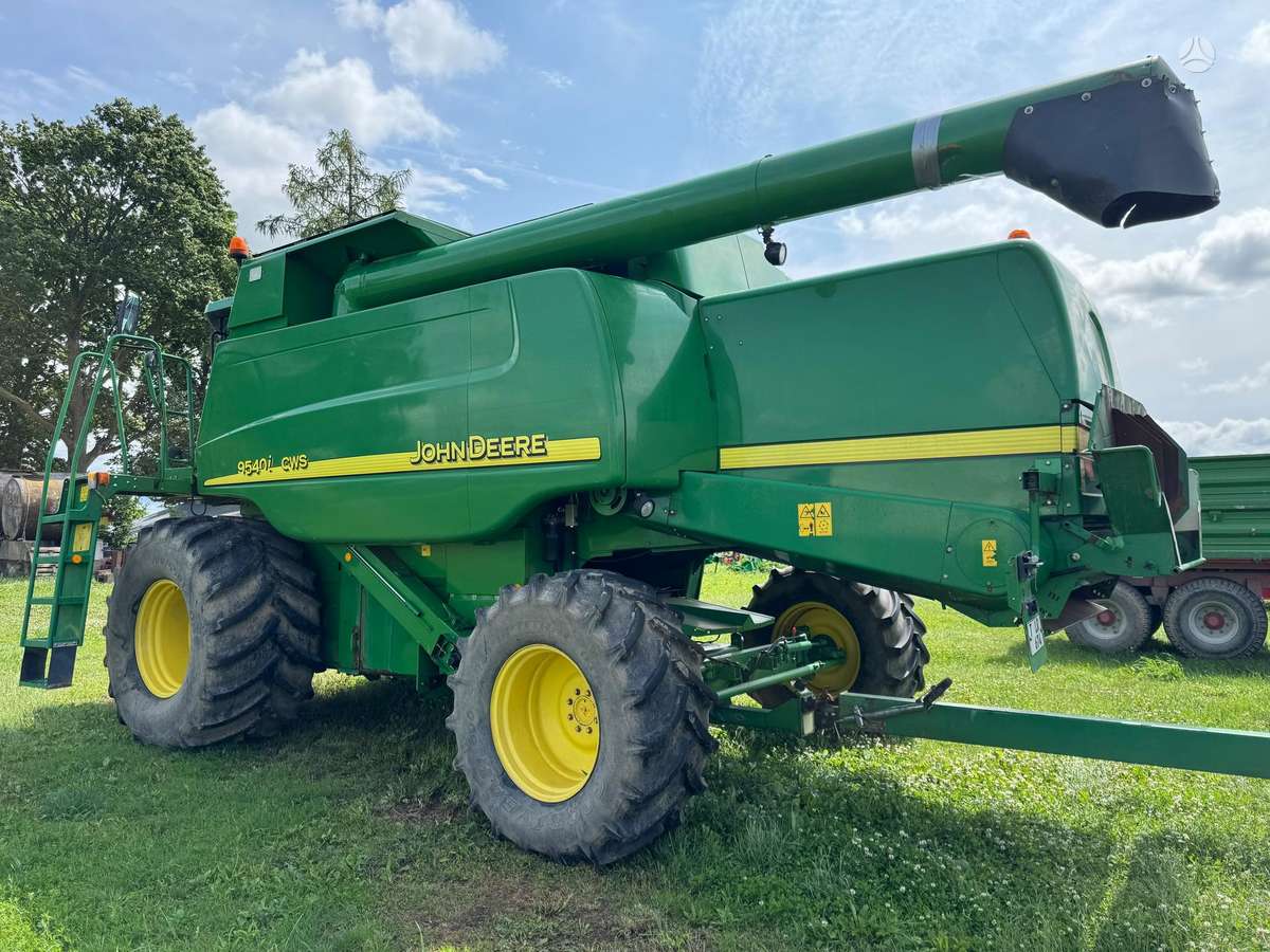 John Deere 9540, kombainai