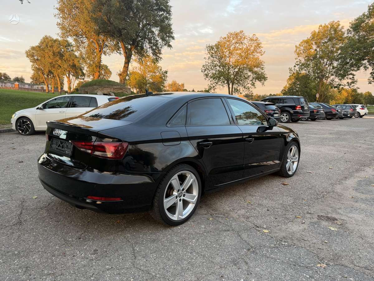 Audi A3, 1.8 l., Седан