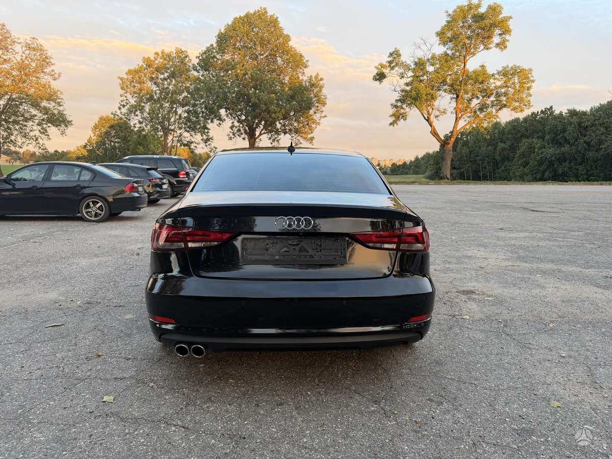 Audi A3, 1.8 l., Седан
