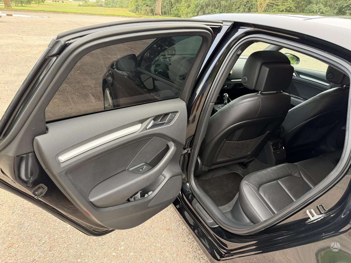 Audi A3, 1.8 l., Седан