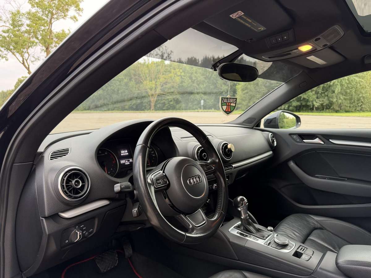Audi A3, 1.8 l., Седан