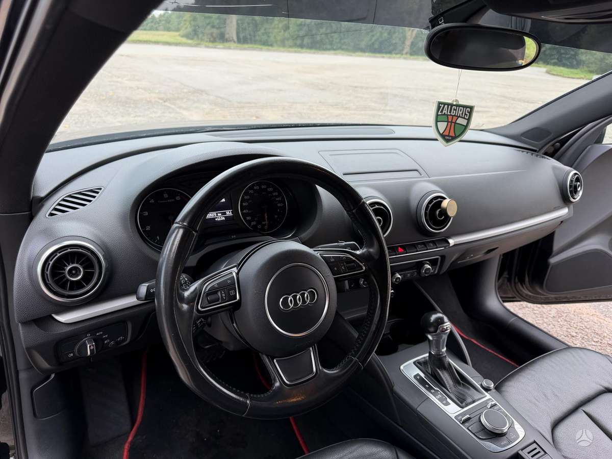 Audi A3, 1.8 l., Седан
