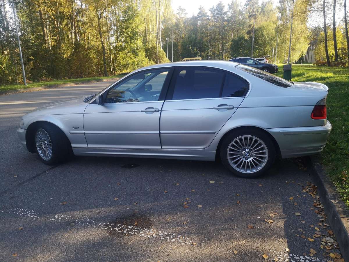 BMW 330, 2.9 l., Седан
