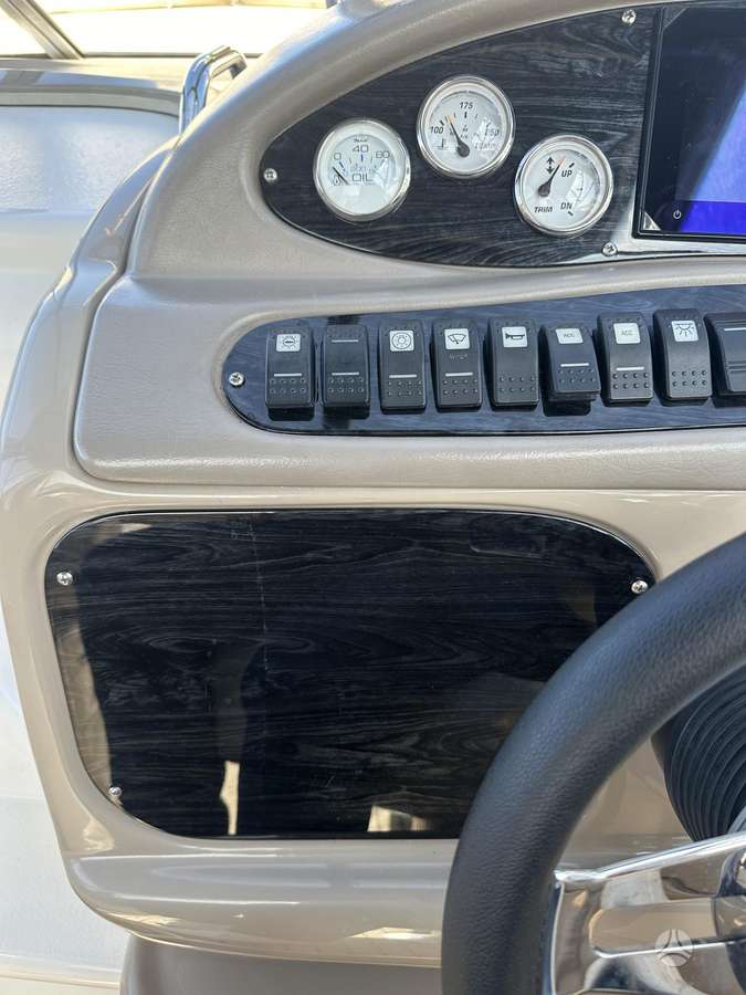 Larson Cabrio 260, yachts / cruisers
