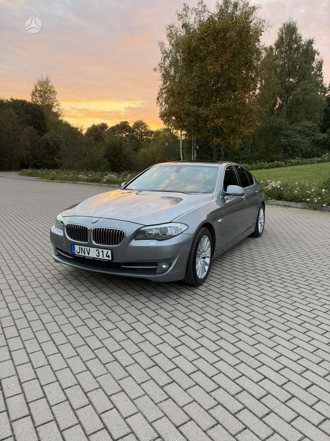 BMW 528, sedanas