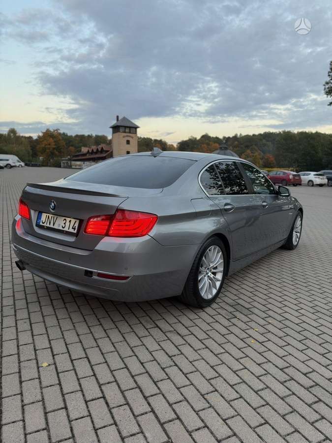 BMW 528, sedanas