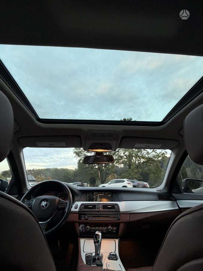 BMW 528, sedanas