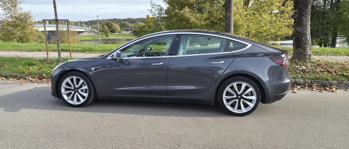 Tesla Model 3, 75 кВт·ч, Седан