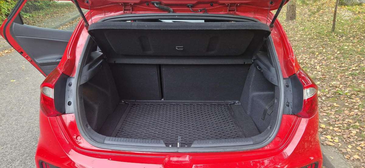 Kia Ceed, 1.6 l., Хэтчбек