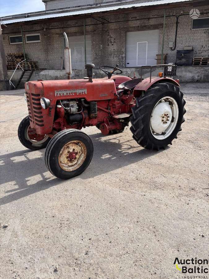 McCORMICK Farmall D-324, tractors