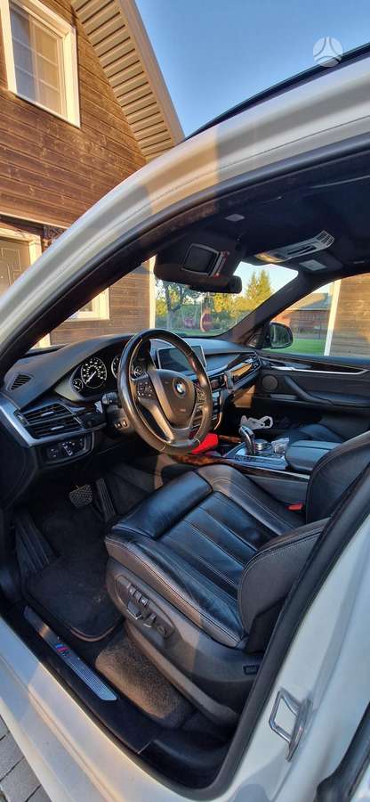 BMW X5, 3.0 l., off-road / crossover