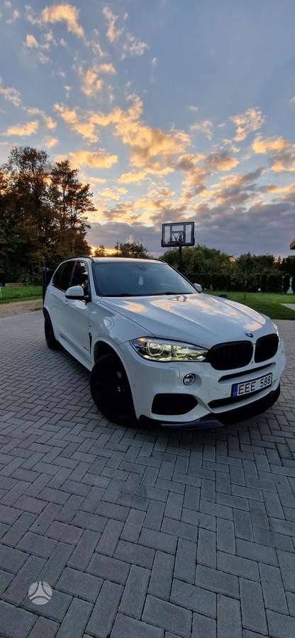 BMW X5, 3.0 l., off-road / crossover