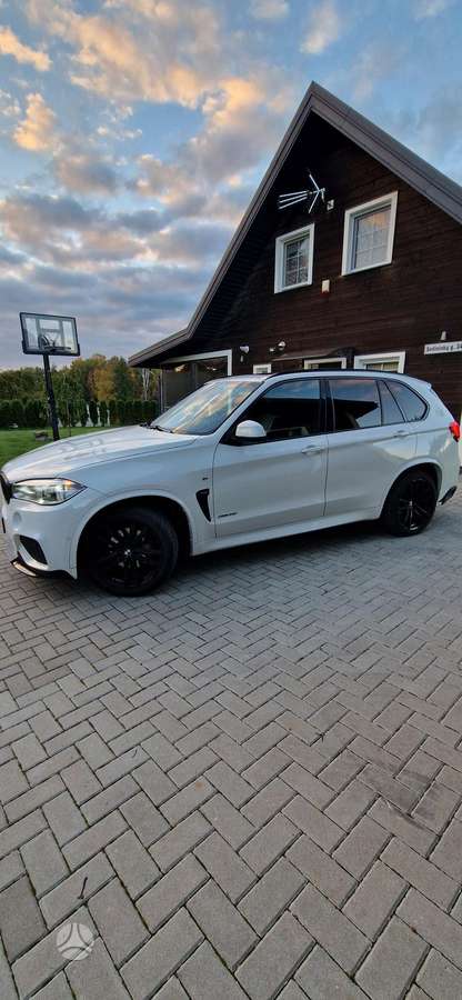 BMW X5, 3.0 l., off-road / crossover
