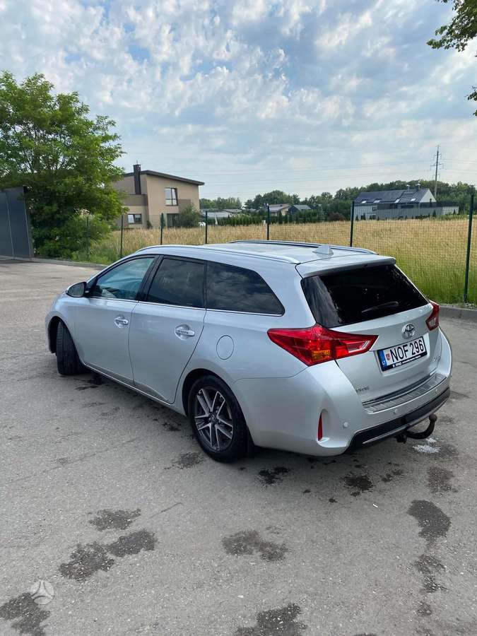 Toyota Auris, 2.0 l., wagon